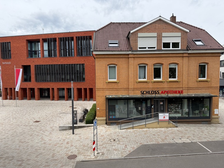 Außenansicht der Schloss-Apotheke nach dem Umbau
